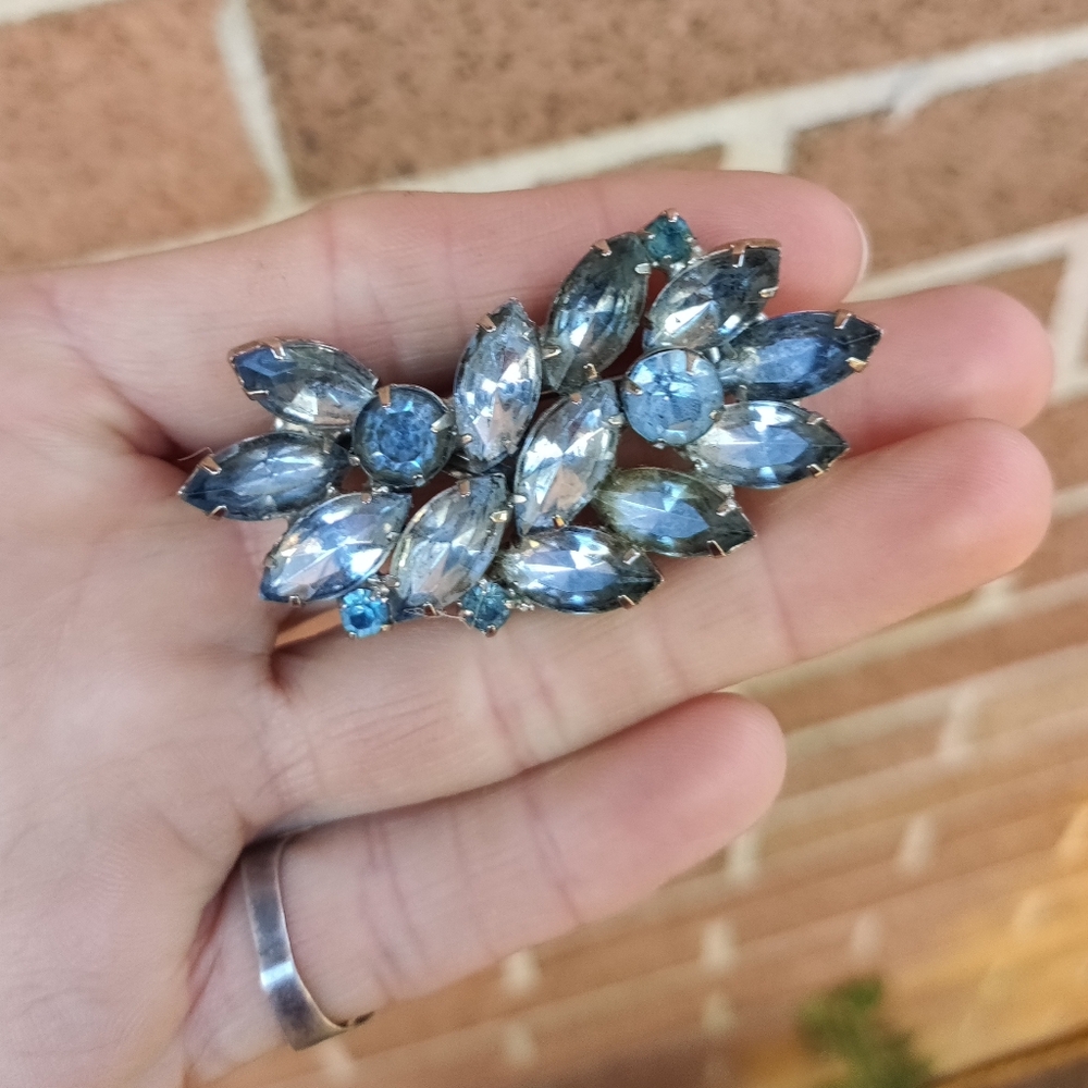 Vintage Blue Rhinestone Brooch - Picture 4 of 7